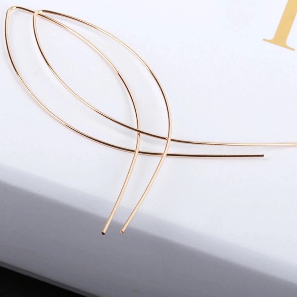 The Eryn - Simple Gold Threader Hoops - Picture 3 of 9